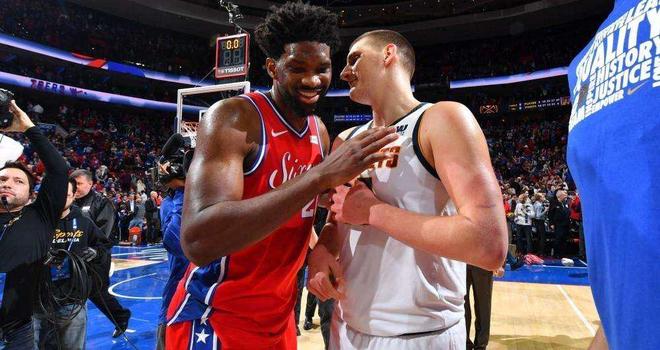 云达不莱梅vs门兴格拉德巴赫：安德烈-席尔瓦、施密德首发，板仓滉、普莱亚出战.