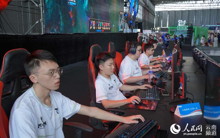 迫使德比郡 迫使德比郡