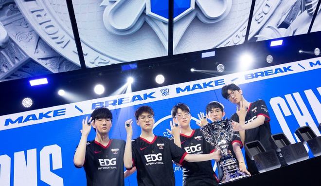 期阵容与训 期阵容与训