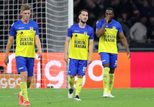 他完成保护 他完成保护